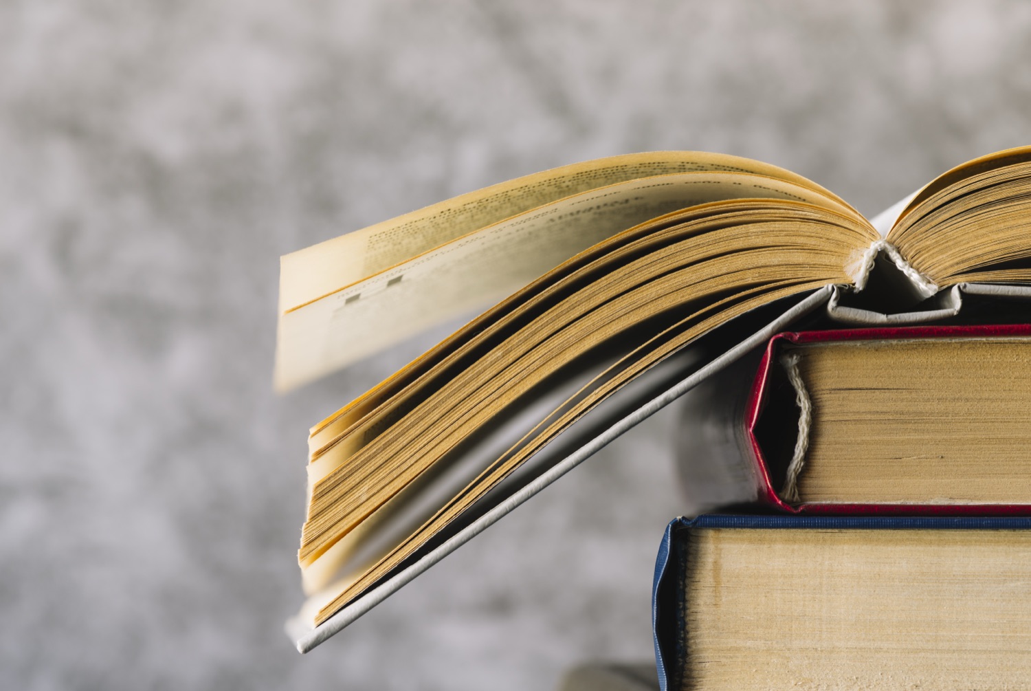 Il frontespizio della tesi: ecco come crearlo
