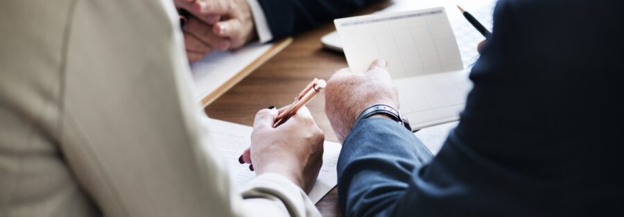 Tesi di laurea in diritto commerciale: argomenti e consigli